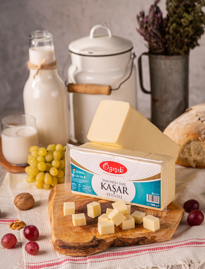 ÖZIŞIK TAM YAĞLI TAZE KAŞAR PEYNİRİ 1000 GR