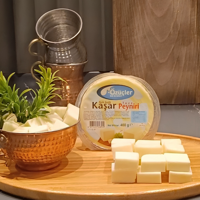 ÖZÜÇLER TAM YAĞLI KAŞAR PEYNİRİ 400 GR